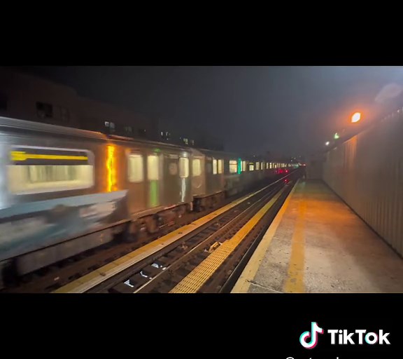 #mta #subwaytrain #subwaysystem #nycsubway #fyp #traintok #railfans #railwaystation #railfanning #railfansoftiktok #railroad #didyouknow #subwayfacts #mtasubway #trains #trainstation #subwaytrain #cta #metro #lametro #bart #subwaymap