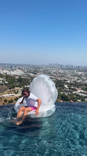 Oops 😱 #mrthankyou #money #cash #fyp #viral #trending #foryou #luxury #bestoftheday #millionaire #billionaire #rich #love #unitedstates #unitedkingdom #losangeles #newyork #toronto #canada #newzealand #australia #mexico #france #dubai #england #london #europa #colombia #brazil #peru #uea🇦🇪 #usa