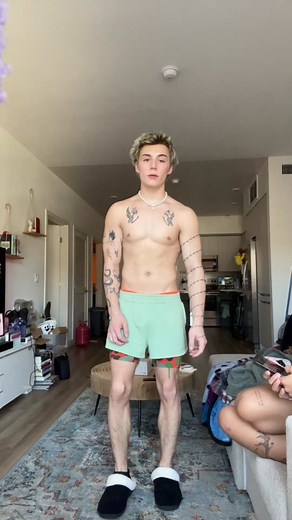 I don’t own converse these are Noors