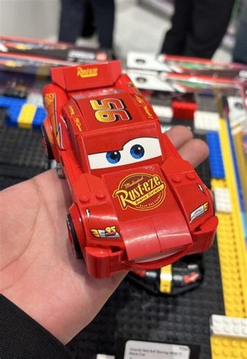 Lego DeLorean y Rayo McQueen: Sets Agotados del Año