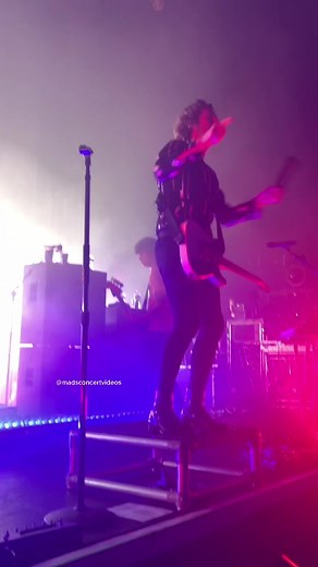 talk fast 5sos3 philly #5soslive #5sos #michaelclifford #calumhood #lukehemmings #ashtonirwin #5sosconcert #5sostour #5sos3 #5sossgfg #5sosphilly