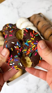 5 minutes, 3 ingredients, and the perfect chocolate glaze for your donuts! 🍩🍫 This is the recipe you’ve been waiting for, and the only chocolate glaze recipe you’ll ever need! 👊 Comment “recipe” and I’ll send you a link! #food #foodblogger #dessert #michiganblogger #bakery #bakinggoals #ohmyyum #recipes #recipe #recipedeveloper #easyrecipe #bakingtips #bakinghacks #womanownedbusiness #chocolateglaze #donutrecipes #donuts https://thefirstyearblog.com/chocolate-glaze-for-donuts/ | The First Yea