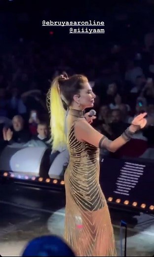 Ebru Yaşar ve Siyam Düeti Yoksun Bostancı Gösteri Merkezi