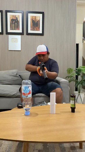 Kalo dikokang dia bisa refill, dan ini pelurunya lama habisnya karena 1 setnya langsung dapet banyak, pelurunya soft, bisa nempel ke kaca maupun cermin, spesial hari senin ini ada diskon tambahan khusus toko di shopee berkategori mall dengan memasukan kode berikut sebelum checkout: MALLMNDAW0L4 #tembak2an #pistol2an #shopeemallmonday | Andika Ardyansyah