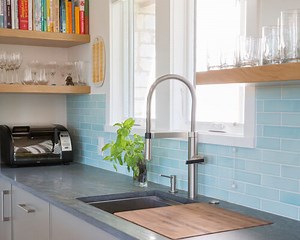 見慣れたキッチンがタイルで大変身！アイデア事例３６選