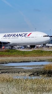 ✈️ Airline: Air France Airlines Location: San Francisco International Airport#sanfranciscoairport #airplane #airplanes #planespotting #planes #spotting #airport #airportlife #lending #takeoff #aviation #aviationworld #jetblue #Alaskaairlines #evaair #britishairlines #aircanada #boeing #airbus | SF.Flights | Facebook