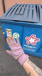DUMPSTER DIVING-WOW 😱✌️💖 #fyp #trash #dumpster #dumpsterdiver #dumpsterdiving | Dumpster_Divi