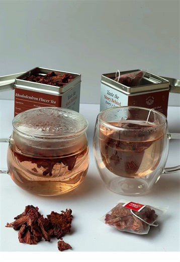 We offer both options — loose leaf tea and tea bags. Our tea bags are filled with the same high-quality loose leaf tea, providing the same flavor and quality, but in a more convenient form. You can choose traditional loose leaf tea, or enjoy the same premium tea in a tea bag when you want something quick and easy. Quality stays the same — only the convenience changes. 🍵 #TasteOfNepal #HimalayanHeritage #RhododendronTea #cliffnaturaltea
