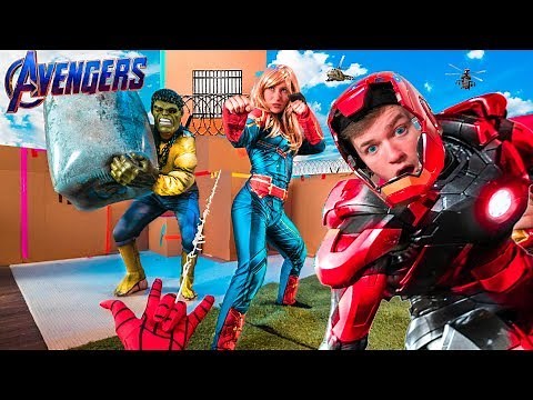 AVENGERS ENDGAME BOX FORT PRISON ESCAPE! Iron Man, Captain Marvel, Spiderman & More!