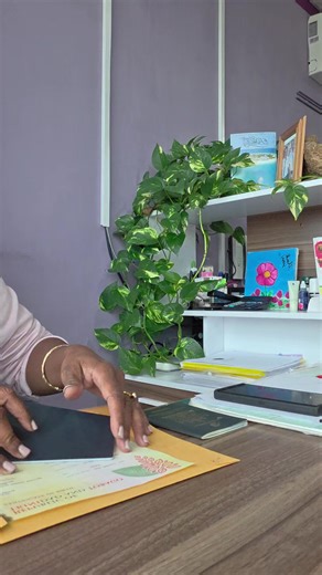 ✈️🇺🇸 US Visa Application Tips Applying for a US Visa? Here are some important tips to help you prepare: ✅ Valid Passport Your passport must be valid for more than 6 months. ✅ Birth Certificate Requirement Applicants must present the Polymer Birth Certificate. ✅ Applicants Under 18 If a child under 18 is applying for a visa, at least one parent must already have a valid US Visa. ✅ Visa Renewals US Visa renewals can be done between 1 year and 6 months before the visa expires. 💻 Seeymona Online 