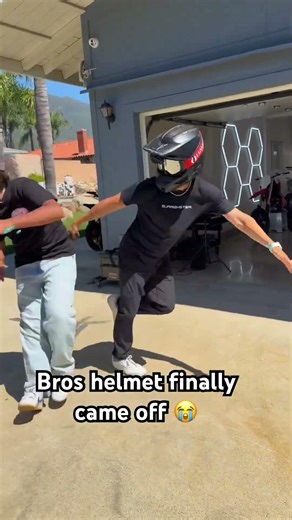 Bro also got emoted on 😭💔 #surron #surronster #socal #starkvarg #ebike #lbx #dirtbike #riftsupply