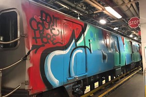Video shows MTA subway train fully covered in graffiti