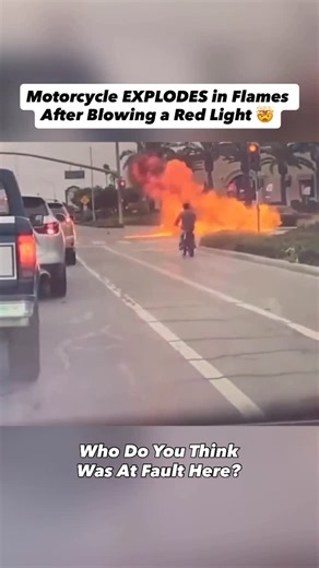 @wakeupuncut on Instagram: "A motorcyclist blew through a red light and instantly burst into flames after slamming into a car… The fiery crash happened at a Florida intersection and was all caught on dashcam! #Motorcycle #Bike #Crash #Biker #MotorcycleCrash #Florida #Explosion #Dashcam"