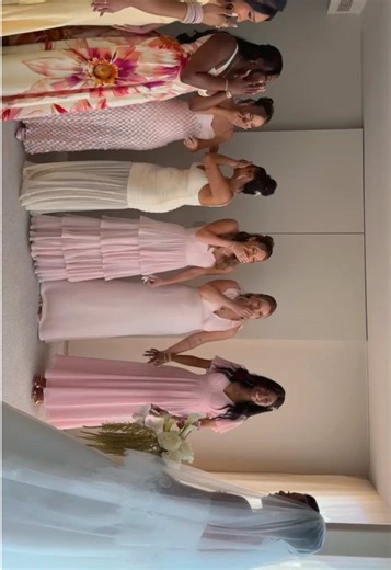 BRIDESMAIDS FIRST LOOK @Kash💖 My sisters wedding was one of the most beautiful moments ever. It was an amazing weekend and I couldn’t be happier 🥺 #bridesmaid #fyp #firstlook #destinationwedding #weddingdress