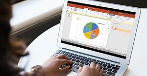 Cách tạo vòng quay may mắn trong PowerPoint