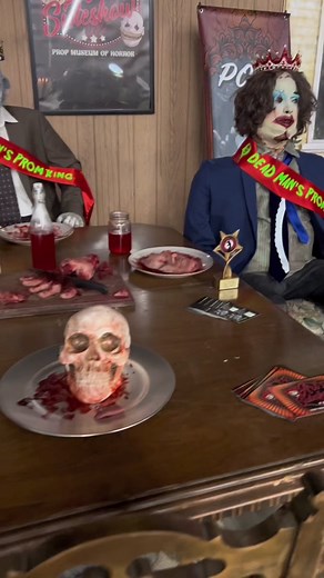 Sam having dinner with Leatherface, was not such a smart idea 😬🎃 #scarycutesam #trickrtreatsam #horrorsquad #horrorfam #halloweenlifestyle #spookyvibes #horrorcommunity #leatherface