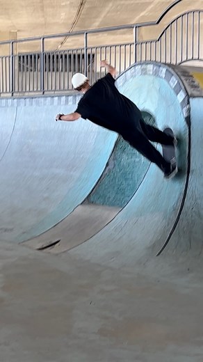 3.5K views · 66 reactions | We put a lot of hard work but mostly good times into each project that we make. Here’s a little peak behind the scenes of our latest project, Seek and Skate, featuring @netotammenhain. Watch the full video at the link in our bi0. Surfskate:SUN RAY STREETSURF C5Length: 32”Width: 8 1/2”Wheelbase: 15 1/2”Nose: 5 3/4”Tail: 6 1/2#carverskate #surfyourskate #surfskate | Carver Skateboards | Facebook