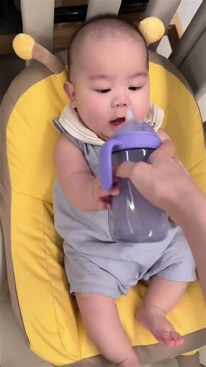 Our Baby's 240ml Formula Before Sleep 🌙 #babyfeeding #familylife #bedtimeroutine