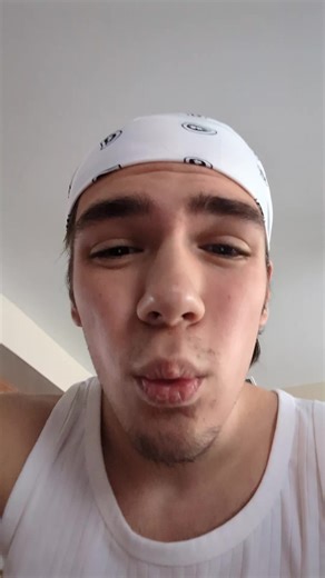 #eating #talking #talkingandeating #fyp #trending