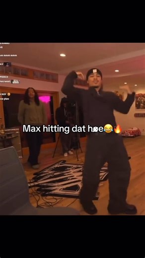 Wav Guide on Instagram: "PBM moving like ayo n teo 😂🕺🏽"