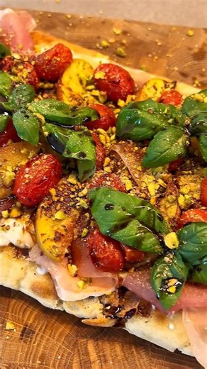 Burrata Prosciutto Pinsa with Roasted Peaches