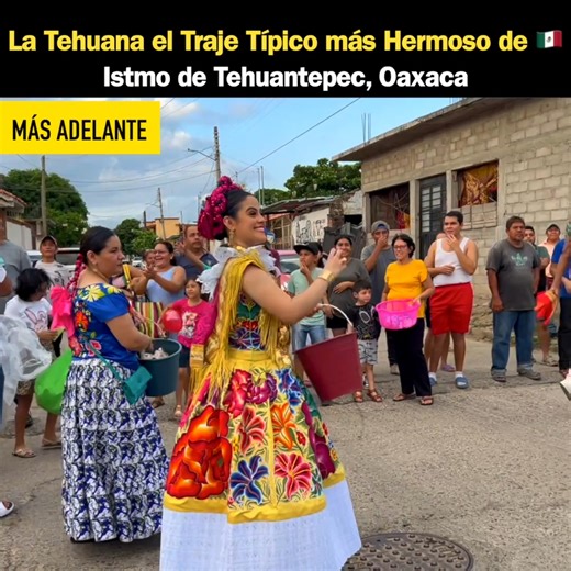 El traje de tehuana es uno de los atuendos más emblemáticos de México. Originario del Istmo de Tehuantepec, en Oaxaca, este vestido tradicional no solo destaca por su belleza y colorido, sino también por el orgullo y la fuerza de las mujeres que lo portan. #Oaxaca #Istmo #JorgeDeLeon #mexico #Tradiciones #cultura | Jorge De León