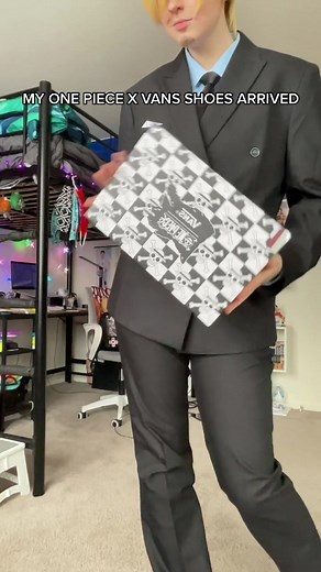 This is the only time I will be flexing this hard on this account #onepiece #onepiecexvans #sanji #sanjicosplay #onepiececosplay #fyp