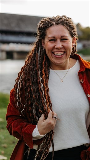 Install tip: remove your jewelry first! ✨ #wildcraftedbeauty #braidinhairextensions #hairextensions #installtips | Wildcrafted Beauty