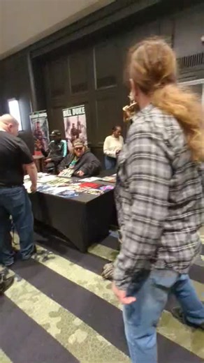 Predator Suit Unleashed: Ultimate Cosplay Action