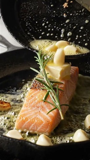 The Only Way to Cook Salmon (Crispy Skin!) 🌊🔥 #Salmon