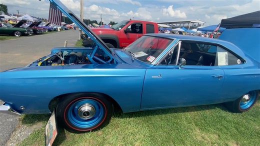 1968 Road Runner 4-SPEED with a 383 and a 1970 Road Runner. | Ultimate Muscle Cars