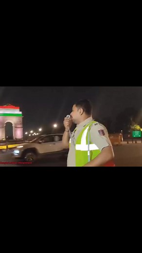🚨 BREAKING NEWS 8/5/25 India Gate has been COMPLETELY EVACUATED. NO one is allowed to STOP around India Gate.#Pakistani na jammu,jalandhar da attack tourakhraba matung ngarang numidang Idia Gate ta oikhiba phibam india gate ki akoibada manakta gari amta khamkhankhidre | Kanglei Mapao Infotainment