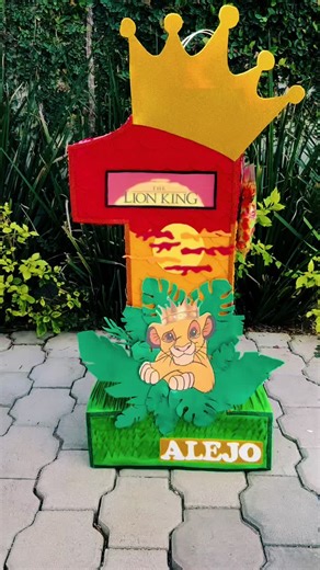 Piñatas personalizadas del Rey León para fiestas