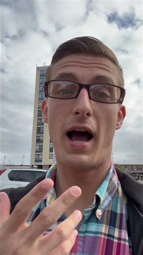 Getting Her Twin Involved...#TheOneLinerWizard #ComedyMagician #Jokes #Funny #ComedyMagicIllusion