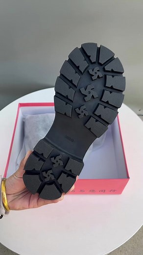 Soft-soled, soft-upper Dr. Martens boots, clearance sale. Leave your size number in the comments to order via the yellow cart. #NewWomensShoes #GenuineLeatherDr.MartensBoots #BritishStyleDr.MartensBoots | Ladies Shoes