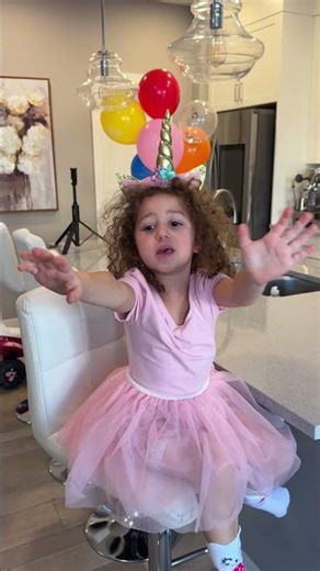 No Phone Time 📵😲 | Sierra Makes Rhia Happy with Art 💛