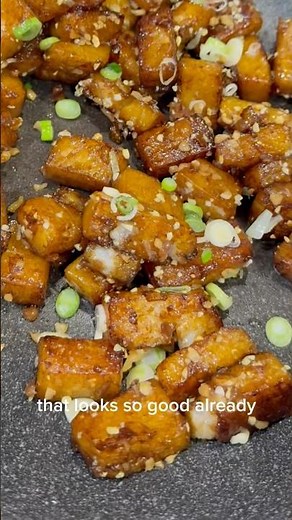 Grandma’s bot chien (pan-fried rice cakes) recipe #vietnamesefood #streetfood #homecook