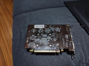 便宜出hd6770显卡，4g显存