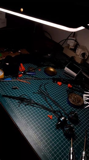 Muhammad Lutfi Azhari on Instagram: "Red Arm Lock #3dprinting #fusion360 #drone"