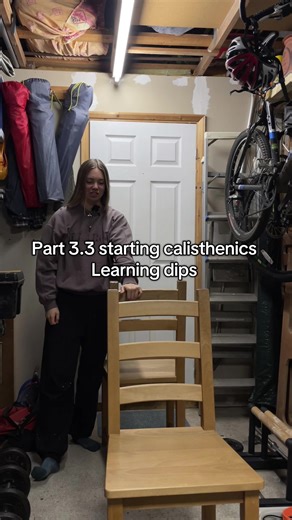 Doing dips with hands on a bench/block are good, however I don’t think they’re the best only due to the fact weight distribution is different compared to doing it on bars. (In front compared to underneath) Bear in mind dips can look different depending on the muscles you’re trying to bias #calisthenics #beginnercalisthenics #fyp #tricepdips #chestdips