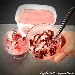 800K views · 37K reactions | Sorvete simples que fica muito gostoso, e você não vai precisar de usar nem a batedeira e nem o liquidificador. É só misturar e pronto. Ingredientes: 10 colheres de sopa de água morna 1 pacote de suco do sabor da sua preferência 1 cx de leite condensado 500 ml de leite | Cozinha fácil e descomplicada | Facebook