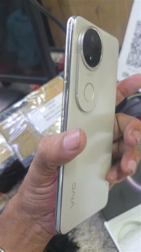 VIVO V50E 5G MOBILE 8GB RAM 128GB BOX CHARCHER AVAILABLE RS 13000. PH 8056 161371