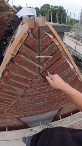 100K views · 420 reactions | In this video, we’re working on a gable wall. For the final touch, we used a faux joint to add extra strength. What do you think of this technique? Have you ever tried it? Share your thoughts with us! #bricklaying #metselen #maurer #brickwork #construction #architecture #bricks | Dutchbricklayers | Facebook