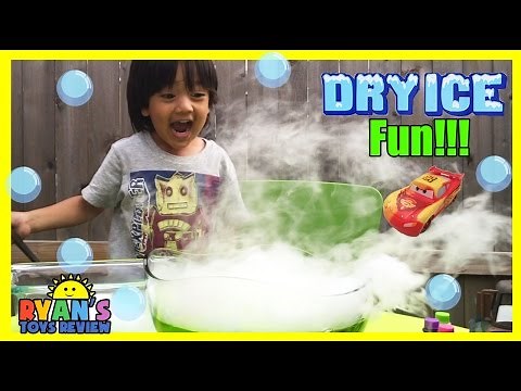DRY ICE EXPERIMENT Easy science experiments for Kids with Disney Toys