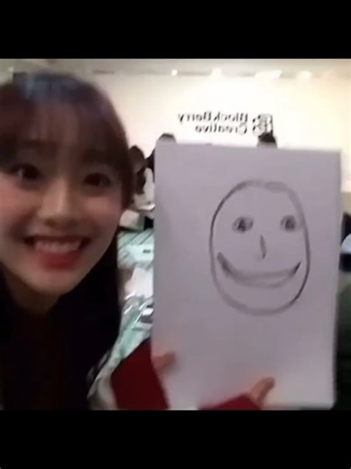 we're kpop demon hunters country instead of Korea😭😭😭 #chuu #loona #stanloona #kimjiwoo #츄 #chuuloona