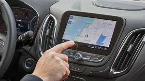 Direções turn-by-turn, pontos de interesse e localização do carro. Dirija com confiança | Chevrolet