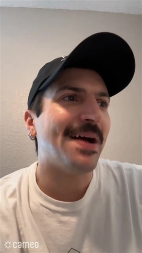 Videos de Mitch Grassi (@_mitchgrassi) con “original sound - Mitch Grassi”