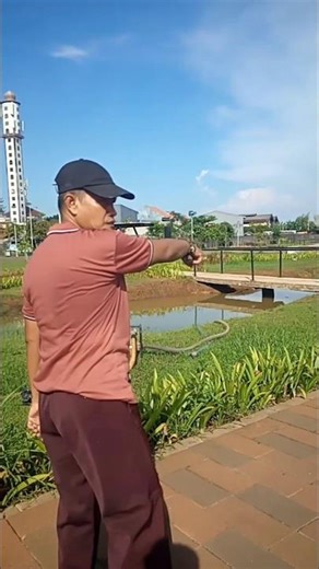 Taman Bulak Sere Pegadungan Kalideres Jakarta Barat adalah ruang terbuka hijau pinggir kali irigasi