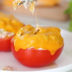 42K views · 573 reactions | https://www.skinnytaste.com/tomato-tuna-melts/ For these quick and easy, low-carb stuffed tomato tuna melts, I swapped the bread for tomatoes and topped with tuna salad and melted cheddar | Skinnytaste | Facebook