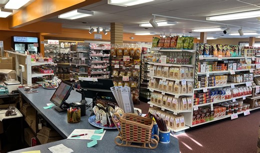 New Dauphin County snack outlet has shoppers lining up for its sweet and salty inventory